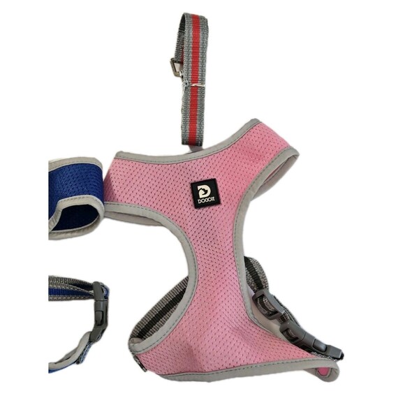 Soft Mesh Adjustable Dog Harness & Leash Set – Medium, Breathable, Pink & Blue - Picture 3 of 10